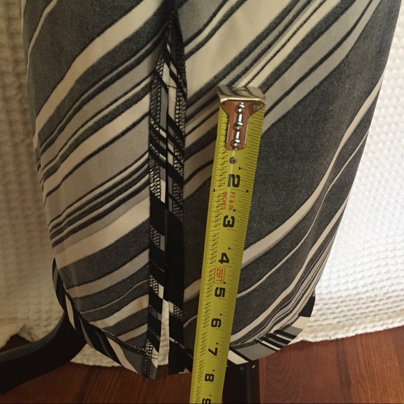 Express lady’s sheath dress - Picture 8 of 8